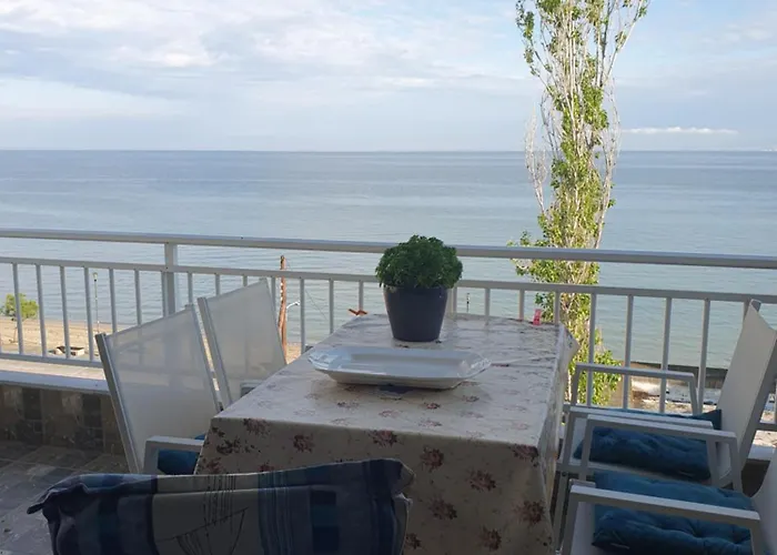 House Thalassa
